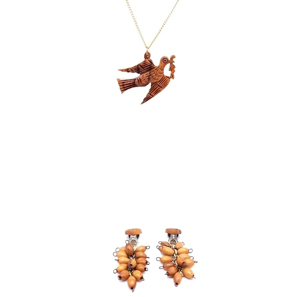 Vintage Olive Wood Necklace‎ Earring Set Bird Pendant Clip On 18in
